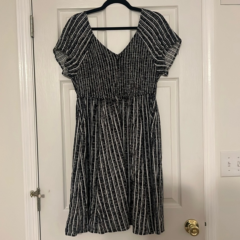 Torrid size 1 black and white pattern dress